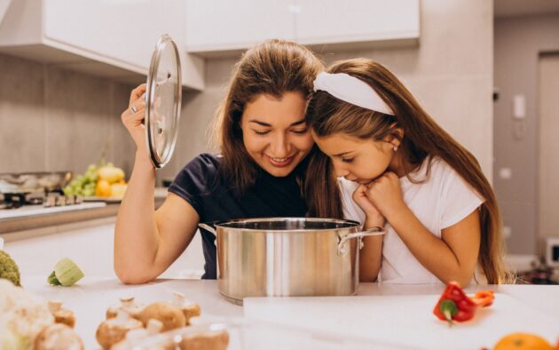 7 Idea Jadikan Aktiviti Di Dapur Bersama Anak Menarik